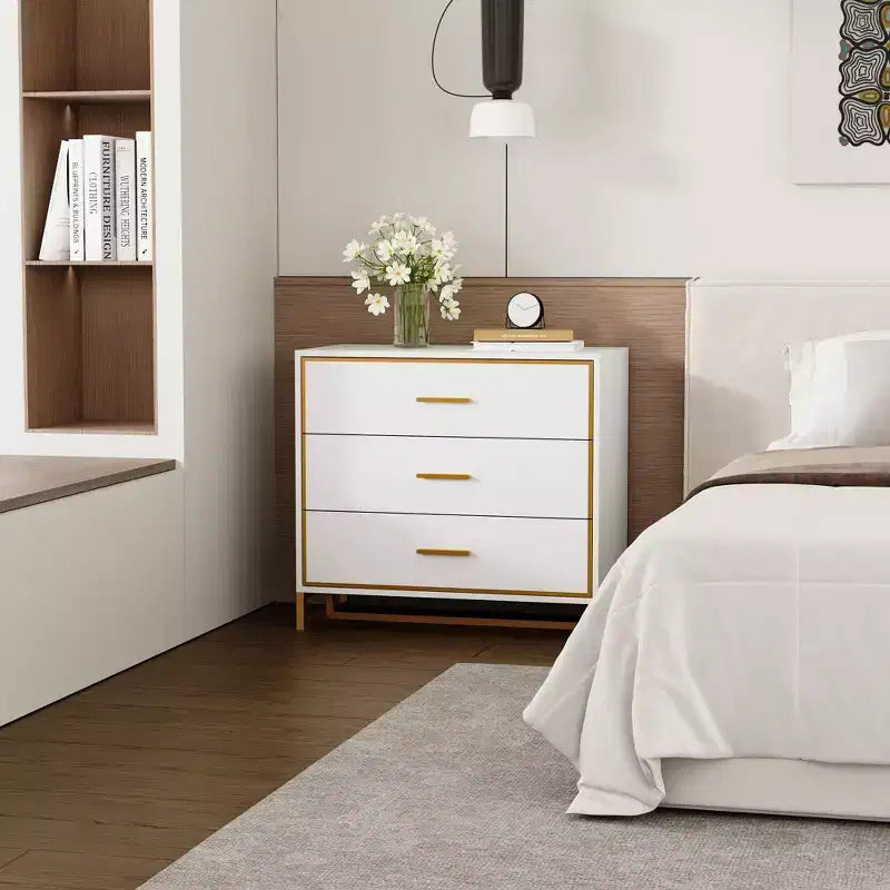 Comodino moderno bianco/nero e oro con struttura aperta in metallo, comodino da camera da letto, comodino a 3 cassetti per soggiorno