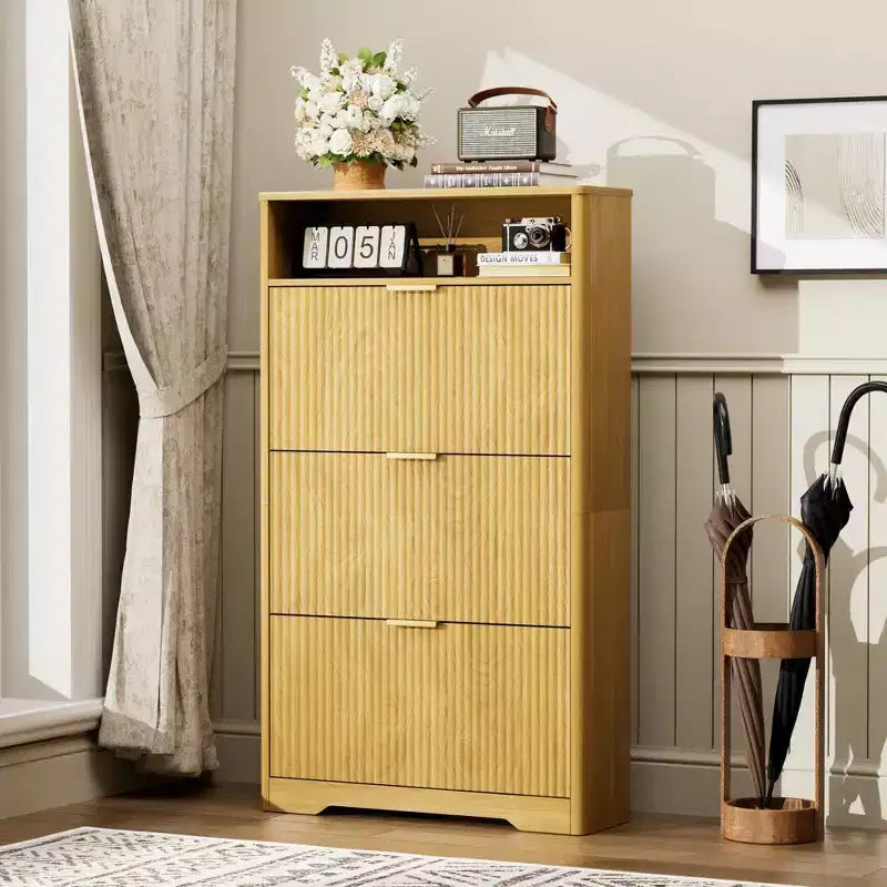 Scarpiera alta autoportante per 54 paia di scarpe - Truciolato naturale+MDF, 3 cassetti a ribalta, ripiani regolabili, contenitore nascosto per l'ingresso