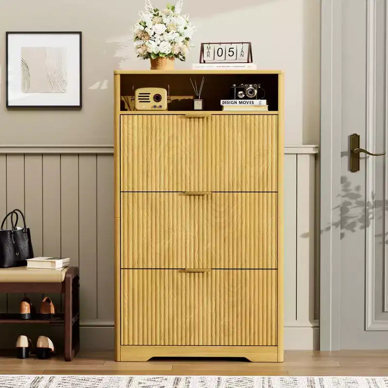 Scarpiera alta autoportante per 54 paia di scarpe - Truciolato naturale+MDF, 3 cassetti a ribalta, ripiani regolabili, contenitore nascosto per l'ingresso