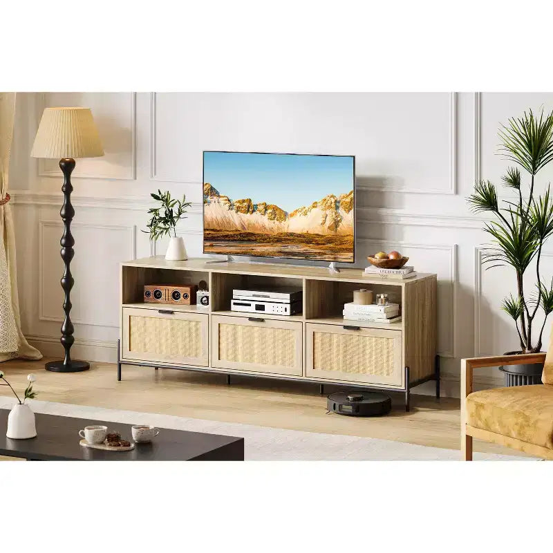 Mobile TV moderno in rattan per 75 pollici. Consolle multimediale in legno con 3 cassetti e ripiani aperti