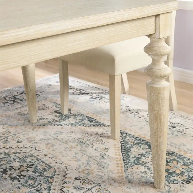 Esstisch im Urban Style mit weißem Finish, Drahtdetails und gedrechselten Beinen